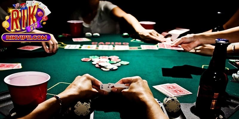 Cách chơi Poker luôn thắng cần nắm vững các vòng cược